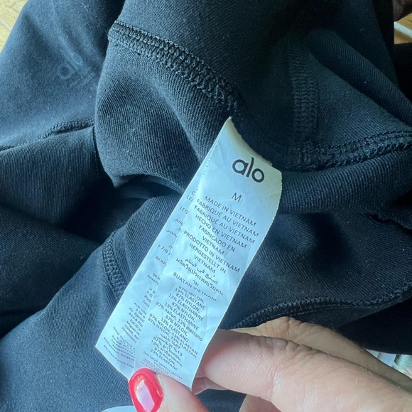 Alo Yoga 7/8 High-Waist  Airbrush Black Leggings Size Medium - Picture 6 of 11